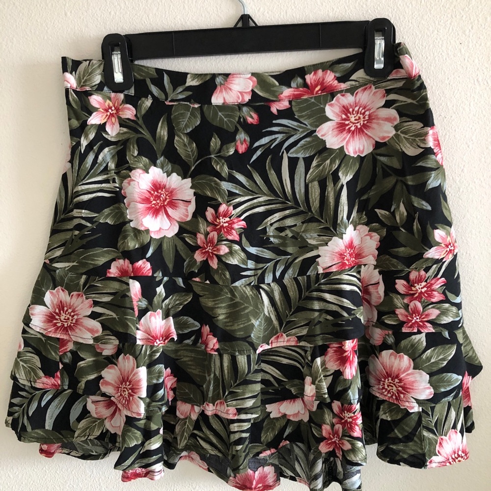 American Eagle floral mini skirt